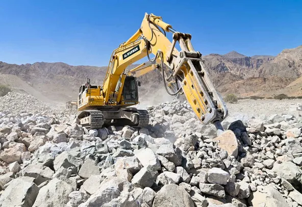 Rent Large 40-Ton Track Excavators | Al Marwan