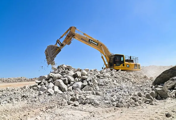 Rent Large 40-Ton Track Excavators | Al Marwan