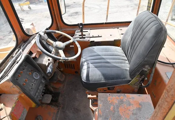 1980 Cat 988B Wheel Loader WL-0167 cabin view| Al Marwan Machinery