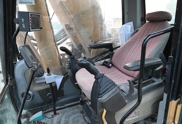 2007 Used Cat 330D Tracked Drilling Rig