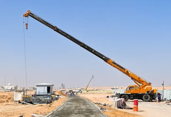 Rent 25-Ton Mobile Cranes | Al Marwan