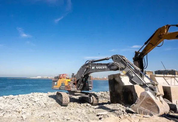 Rent 55 ton Large Excavators, Application image-2 | Al Marwan