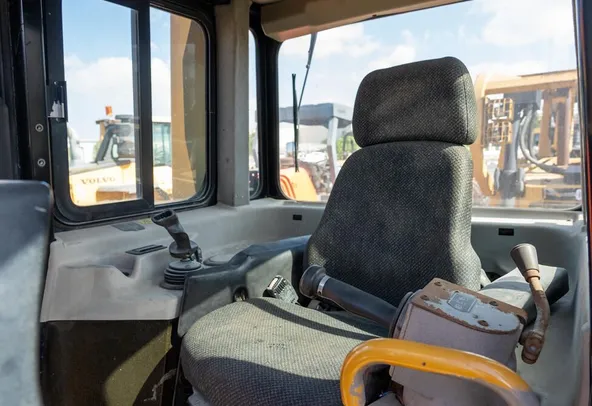 Used 2011 Cat D6R Bulldozer TT-0126 | Al Marwan