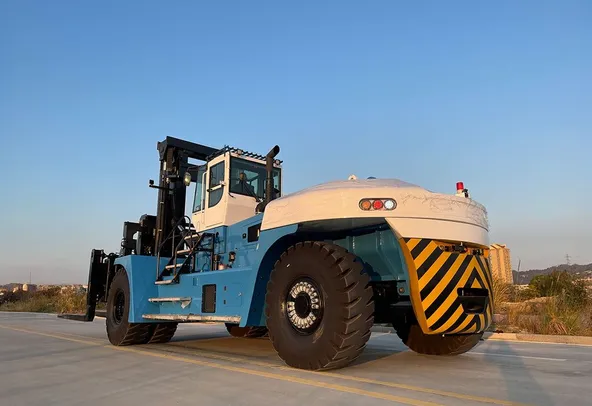 Socma HNF-500 Forklift Rear Left View