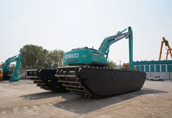 Kobelco SK380 Amphibious Long Boom Excavator rear right view