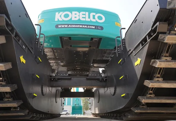 Kobelco SK380 Amphibious Long Boom Excavator  undercarriage view