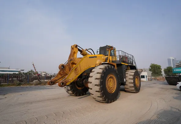 Komatsu WA800-3EO Wheel Loader Front Left View