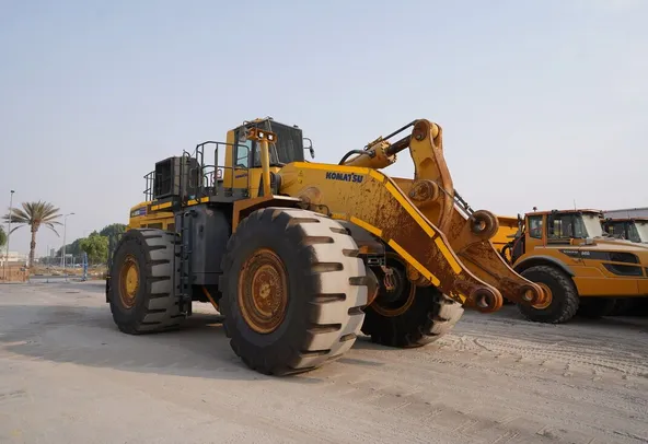 Komatsu WA800-3EO Wheel Loader Front Right View