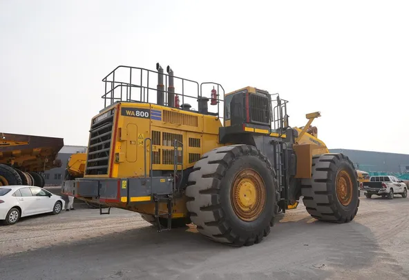 Komatsu WA800-3EO Wheel Loader Rear Right View
