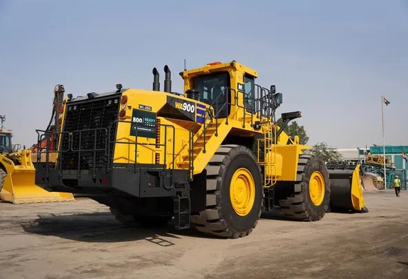 Komatsu WA900-8R Loader Rear Right Image