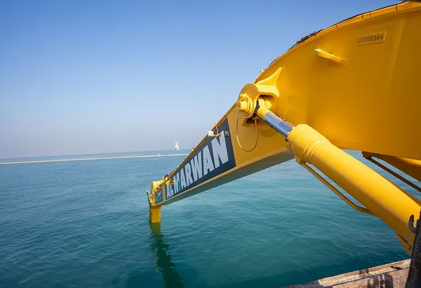 Large Excavators, 125 ton, Long Boom 28 meters