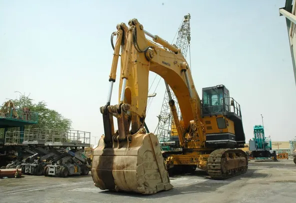 Large Excavators, 160 ton Al Marwan Rentals