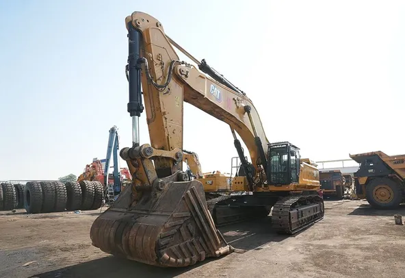 Large Excavators, 95 ton, Standard Boom