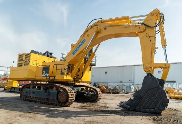 Large excavators for rent - 200 ton from Al Marwan