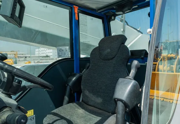 Manitto ARM550 Mobile Crane Inside Cabin Image