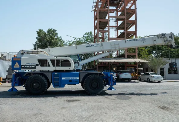 Manitto ARM550 Mobile Crane Right Side Image