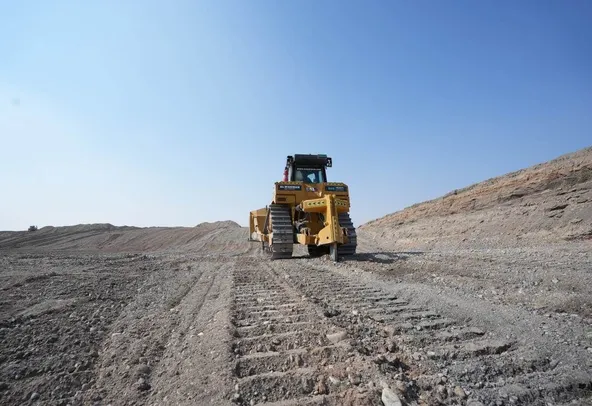 Medium Dozers 22 ton for rent from Al Marwan