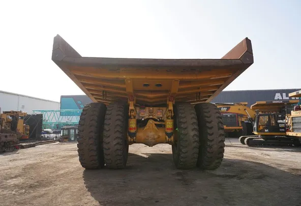 OffRoad Dumper 2021 Cat 777E-Rear view