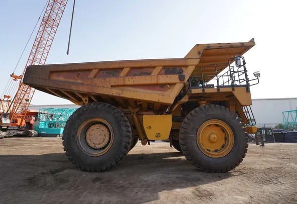 OffRoad Dumper 2021 Cat 777E-Right side view