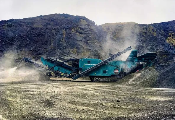 Powerscreen Trakpactor 550SR Crusher, crushing task 