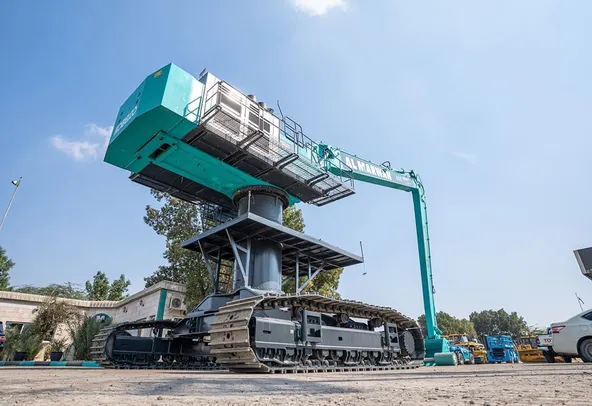 Rent high bed excavator 85 ton long reach boom