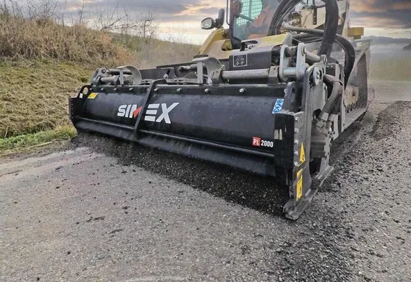 Efficient Asphalt Removal: PL 2000 Road Planer-New for Sale