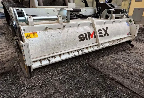 Efficient Asphalt Removal: PL 2000 Road Planer-New for Sale