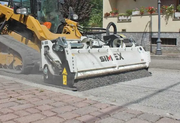 Efficient Asphalt Removal: PL 2000 Road Planer-New for Sale