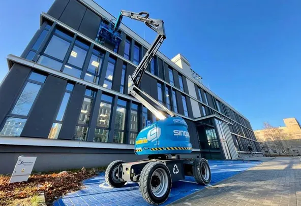 Sinoboom AB16EJ Articulated Boom Lift application image