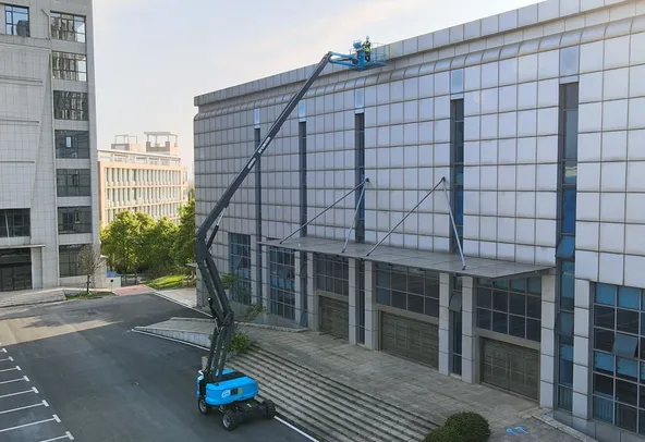 Sinoboom AB22EJ Articulated Boom Lift At Heights