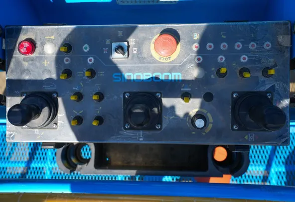 Sinoboom AB46RJ Articulated Boom Lift Control Image