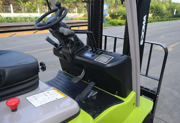 Socma FB16 Electric Forklift Inside Cab Image