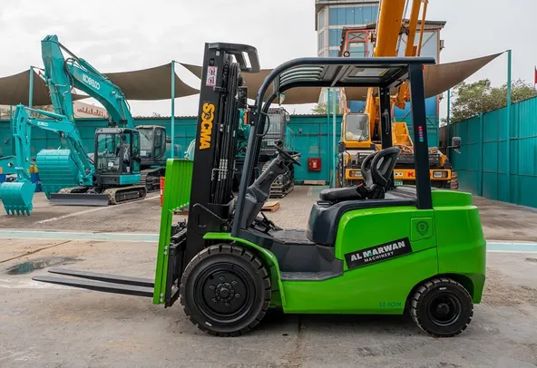 Socma FB35 Electric Forklift Left Side View