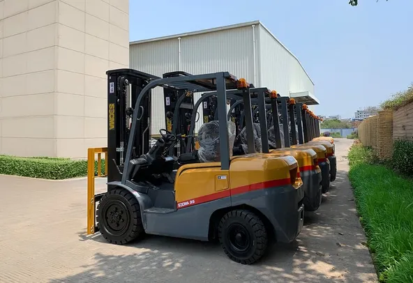 Socma HNF-35 Diesel Forklift Rear Left View