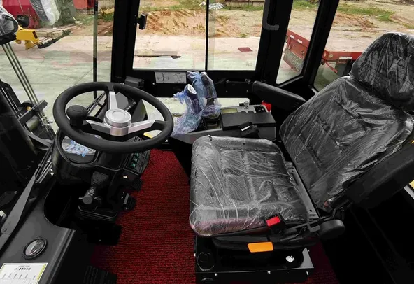 Socma HNF-120 diesel forklift left cabin view