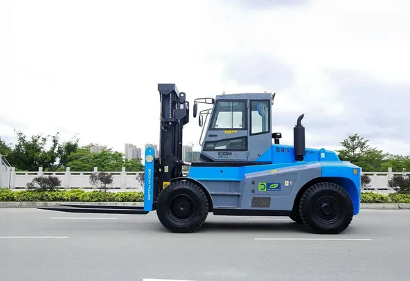 socma HNF-135 diesel forklift left side image