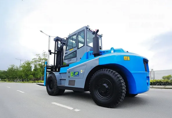 socma HNF-135 diesel forklift rear left image