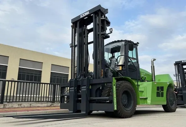 Socma HNF-180 Diesel Forklift Front Left View