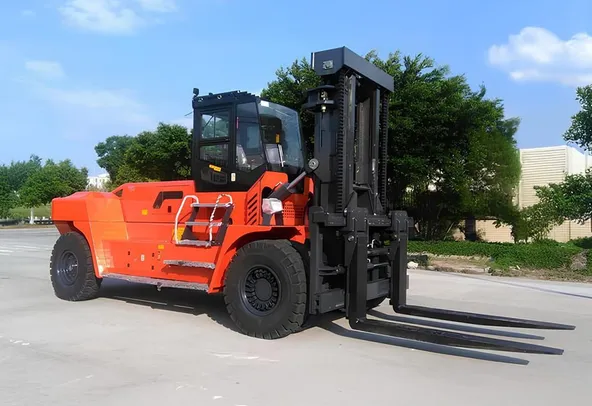 Socma HNF-280 Diesel Forklift Front Right Image