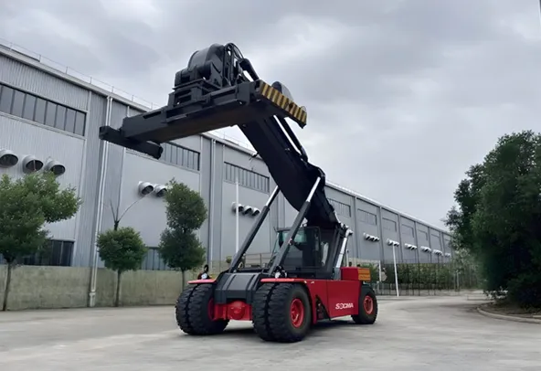 Socma HNRS4531 Reach Stacker Front Left View