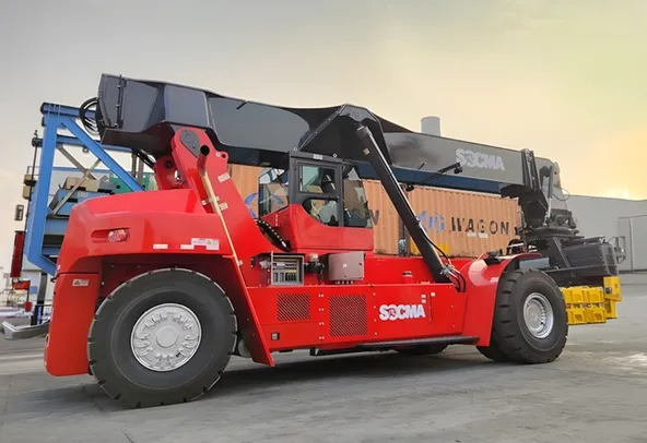 Socma HNRS4531 Reach Stacker Right Side View