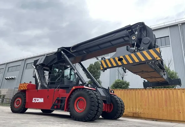 Reach Stackers, 45 ton | Al Marwan