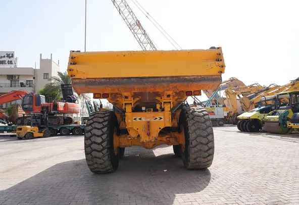 volvo a35f articulated hauler rear view