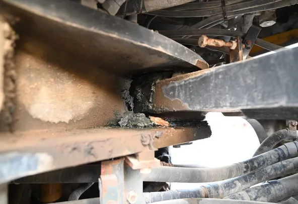 2019 Komatsu WA470-5 Wheel Loader undercarriage view - Al Marwan Heavy Machinery
