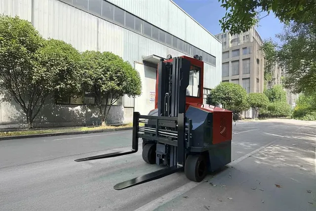 2025 Socma MQ2530 All-Directional Electric Forklift Front Left View