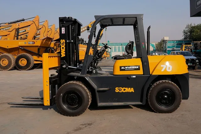 Socma HNF-70 Diesel Forklift Left Side View