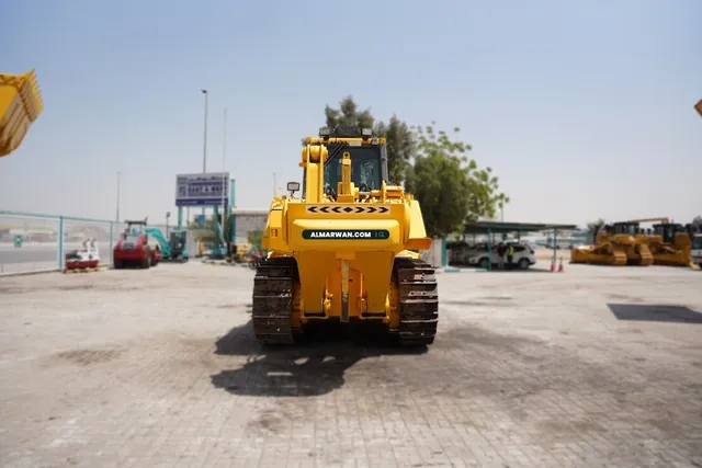Used Komatsu D155A-6 Crawler Dozer 2006 | Al Marwan