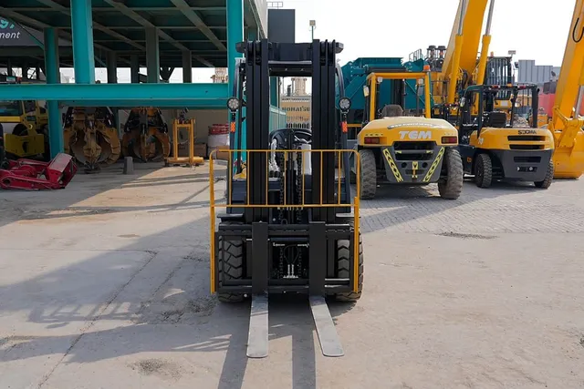 2025 Socma HNF-30 Diesel Forklift Front View