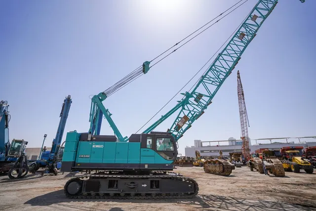 New CKS800 Kobelco Cranes Right Side View