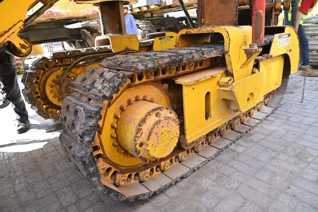 2001 CMI (Terex) PR800-7 Cold Miller undercarriage view - Al Marwan Heavy Machinery